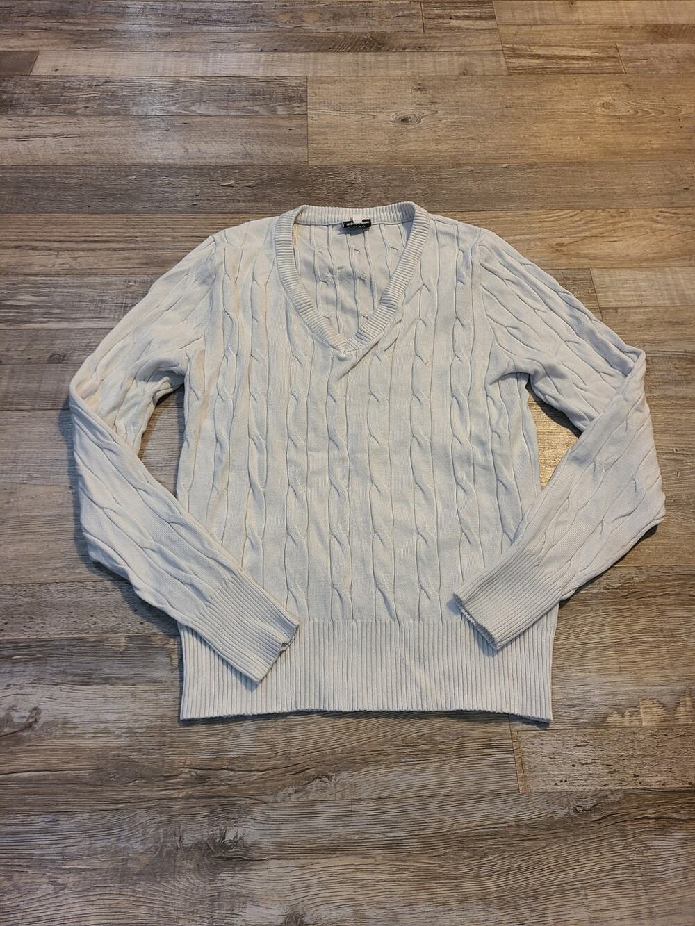 Cielo medium juniors ivory colored knit v neck sweater